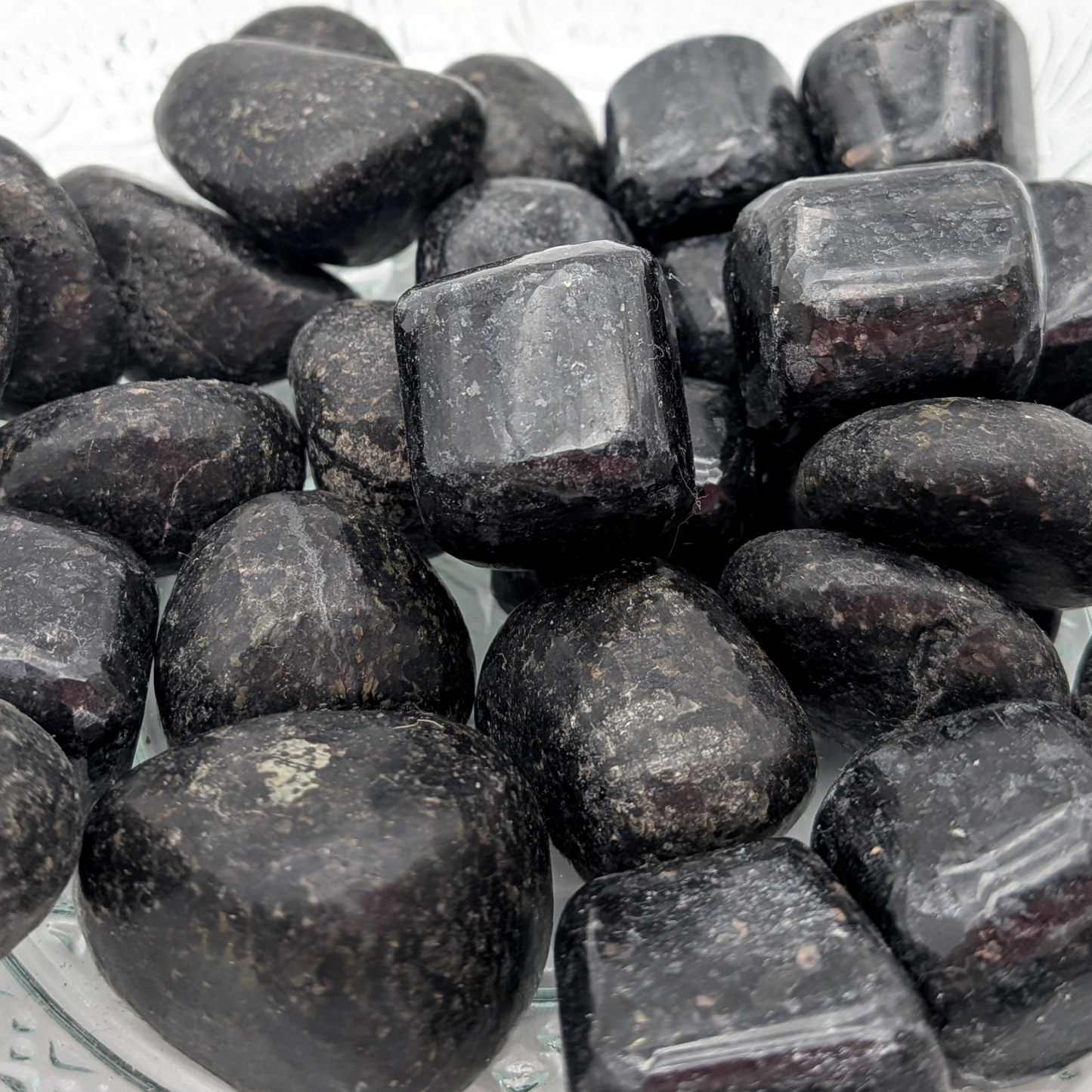 Nuummite