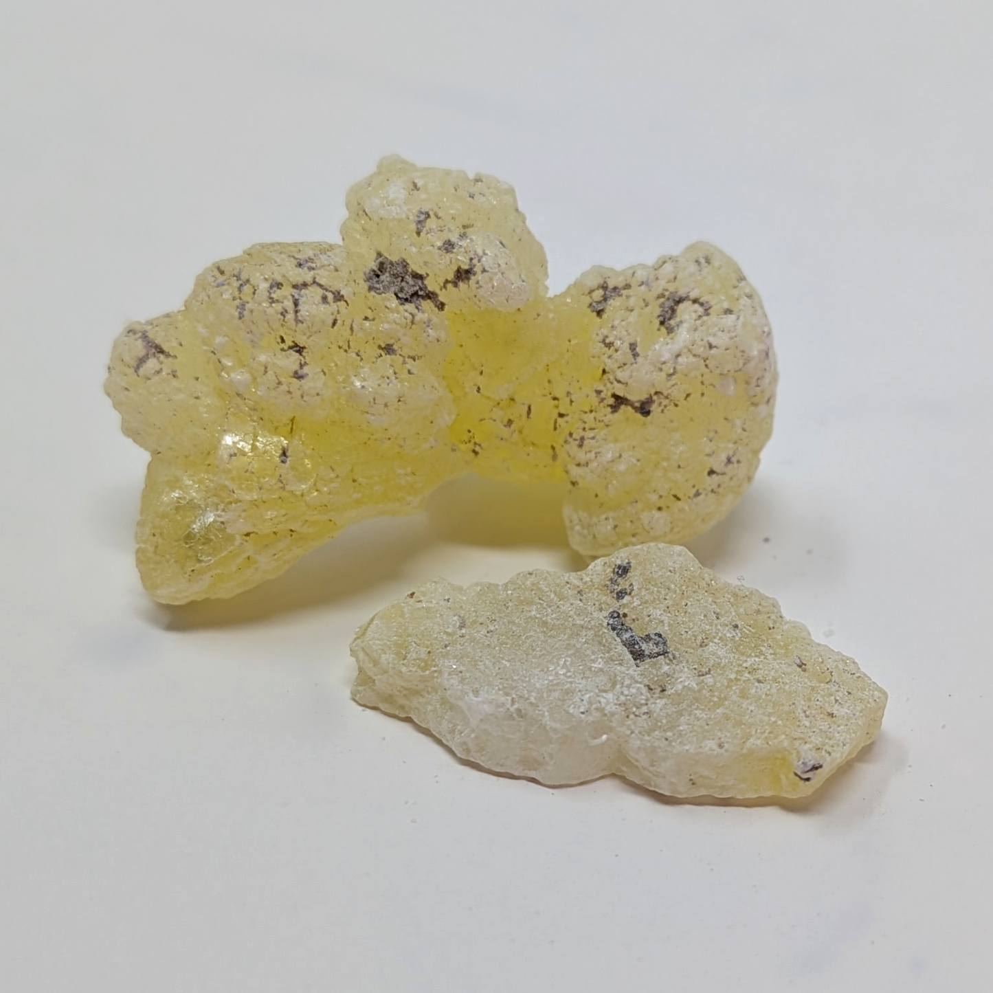 Brucite Pieces