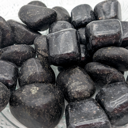 Nuummite